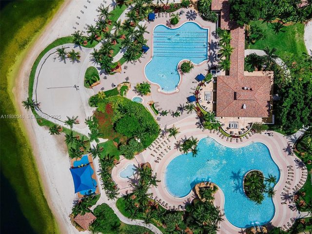 6834 NW 107th Pl, Doral, FL 33178