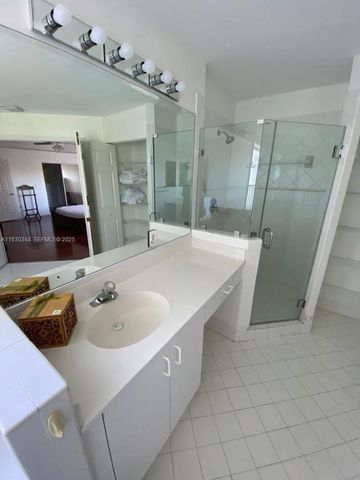 6834 NW 107th Pl, Doral, FL 33178