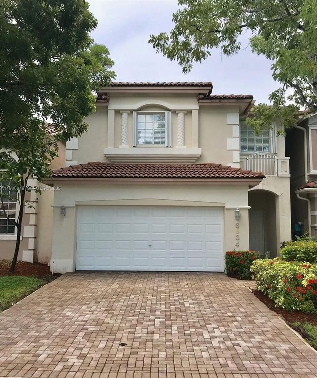6834 NW 107th Pl, Doral, FL 33178