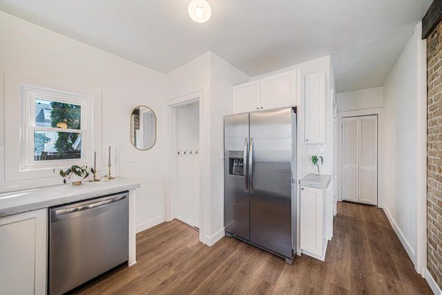 821 W 6TH AVENUE, Oshkosh, WI 54902
