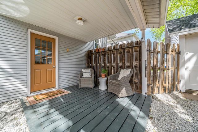 821 W 6TH AVENUE, Oshkosh, WI 54902