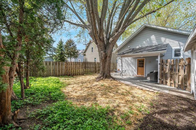 821 W 6TH AVENUE, Oshkosh, WI 54902