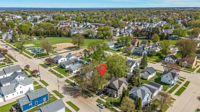 821 W 6TH AVENUE, Oshkosh, WI 54902