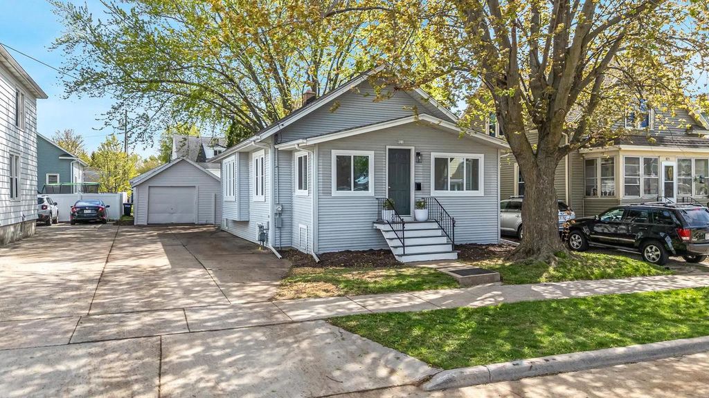 821 W 6TH AVENUE, Oshkosh, WI 54902