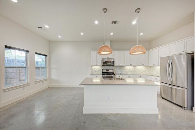 1000 Taulbee LN B, Austin, TX 78757