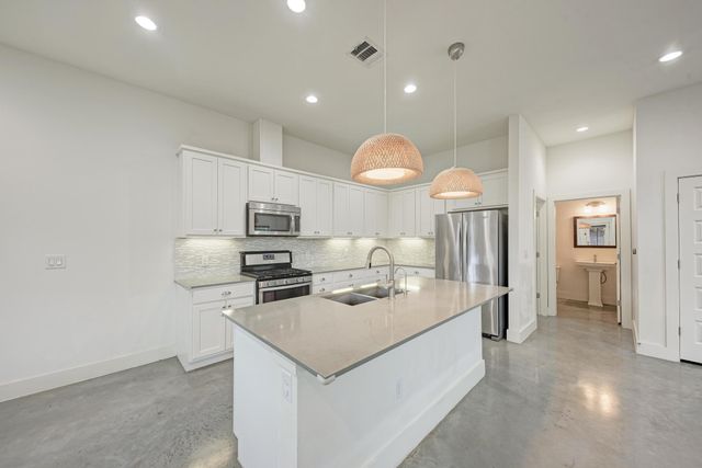 1000 Taulbee LN B, Austin, TX 78757