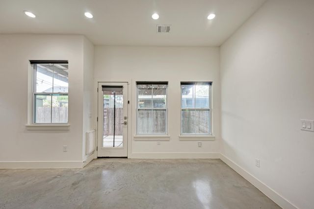 1000 Taulbee LN B, Austin, TX 78757