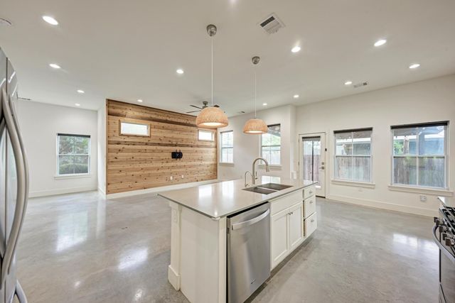 1000 Taulbee LN B, Austin, TX 78757