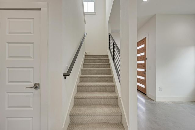 1000 Taulbee LN B, Austin, TX 78757