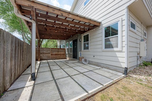 1000 Taulbee LN B, Austin, TX 78757