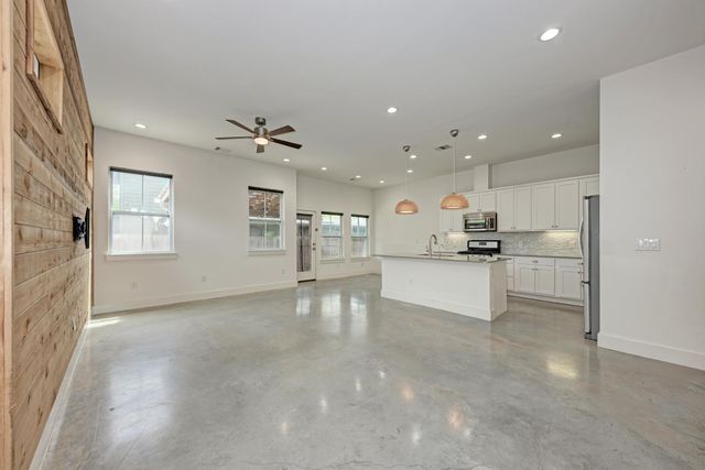 1000 Taulbee LN B, Austin, TX 78757