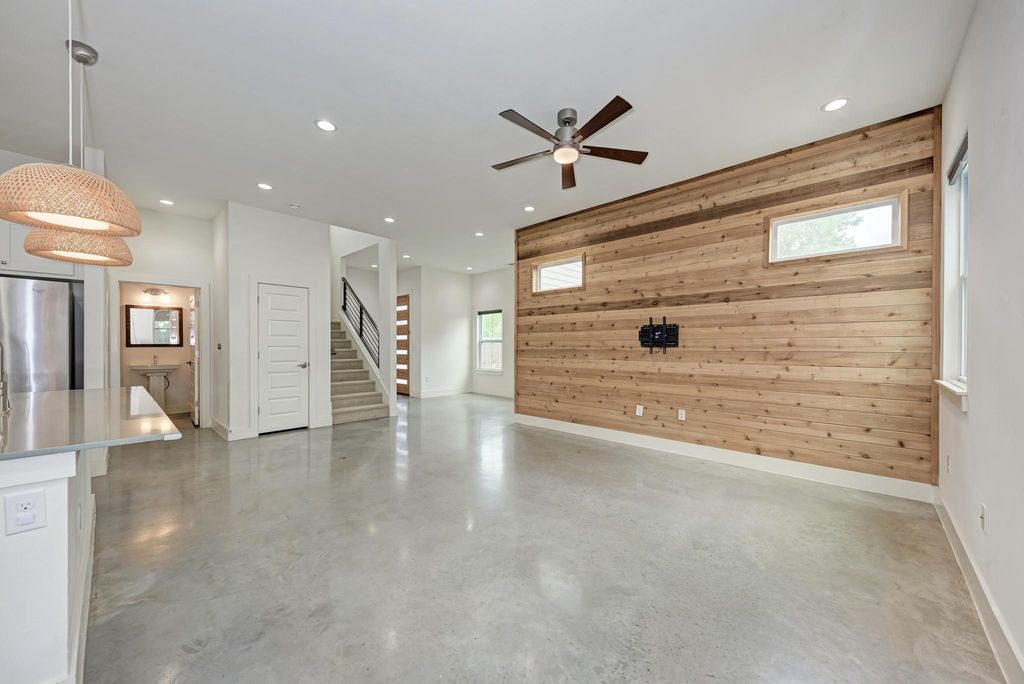 1000 Taulbee LN B, Austin, TX 78757