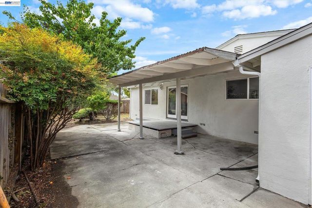 26095 Underwood Ave, Hayward, CA 94544