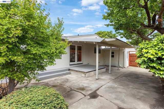 26095 Underwood Ave, Hayward, CA 94544