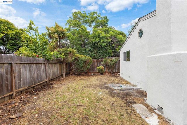 26095 Underwood Ave, Hayward, CA 94544