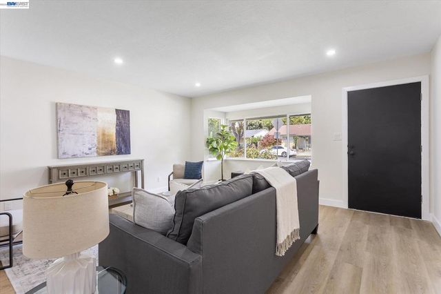 26095 Underwood Ave, Hayward, CA 94544