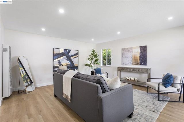 26095 Underwood Ave, Hayward, CA 94544