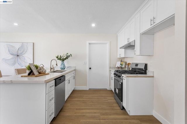 26095 Underwood Ave, Hayward, CA 94544