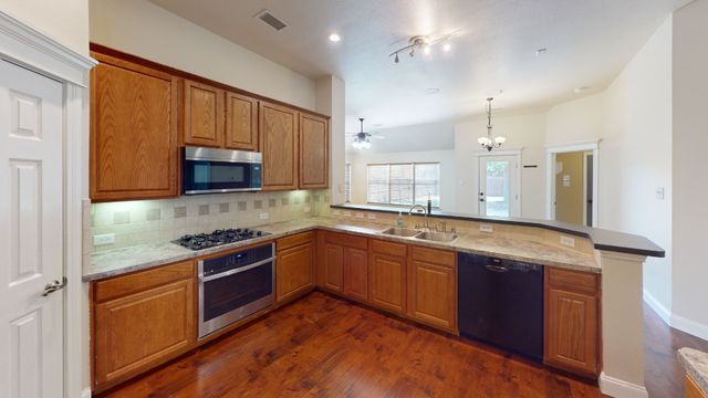 12346 Red Hawk Drive, Frisco, TX 75033