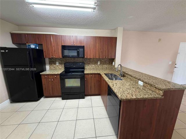 5701 Riverside Drive 204B6, Coral Springs, FL 33067