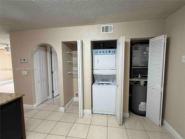 5701 Riverside Drive 204B6, Coral Springs, FL 33067