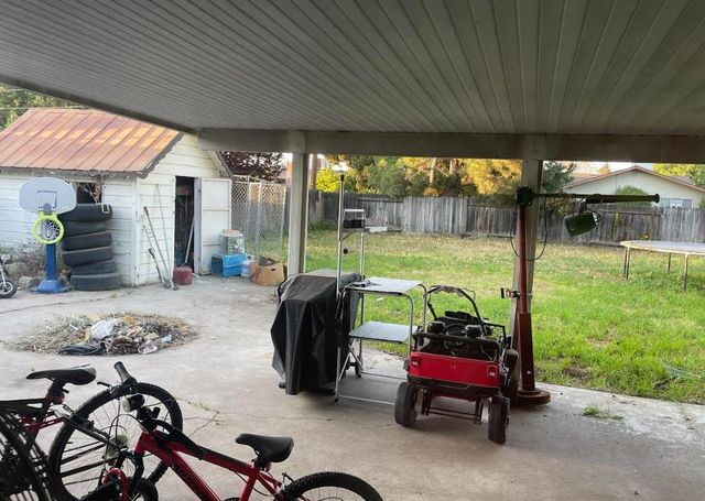 3904 W Cambridge Avenue, Visalia, CA 93277