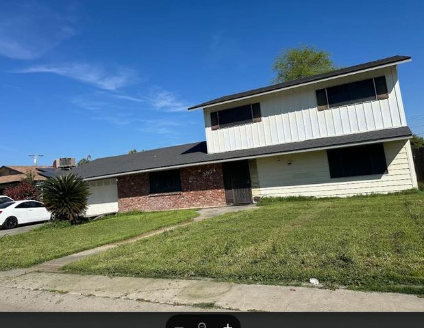 3904 W Cambridge Avenue, Visalia, CA 93277