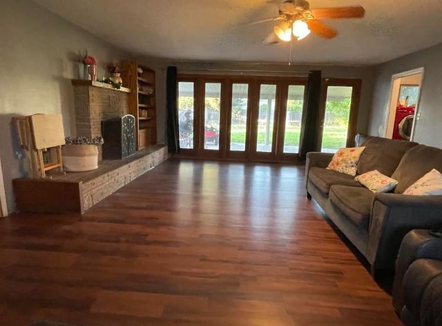 3904 W Cambridge Avenue, Visalia, CA 93277