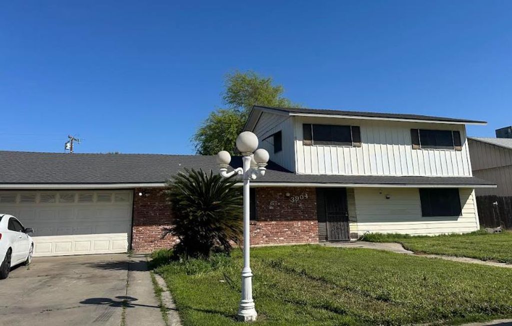 3904 W Cambridge Avenue, Visalia, CA 93277