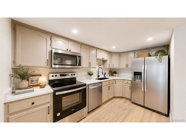 13661 E Marina Dr 110, Aurora, CO 80014