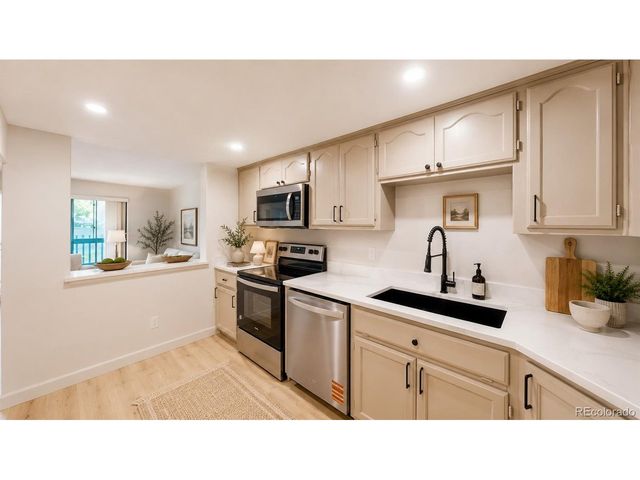 13661 E Marina Dr 110, Aurora, CO 80014