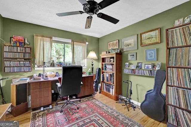 748 Glen Circle, Lawrenceville, GA 30044