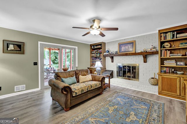 748 Glen Circle, Lawrenceville, GA 30044