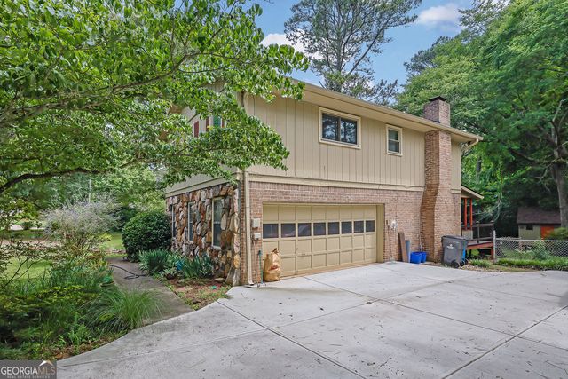 748 Glen Circle, Lawrenceville, GA 30044