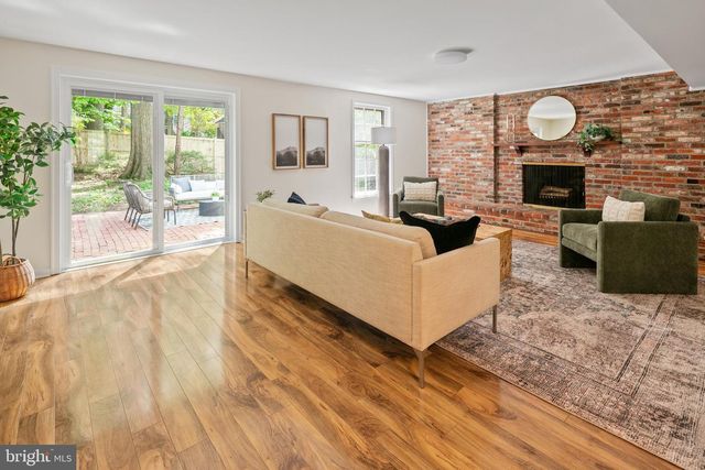 7018 OLD CABIN LN, North Bethesda, MD 20852