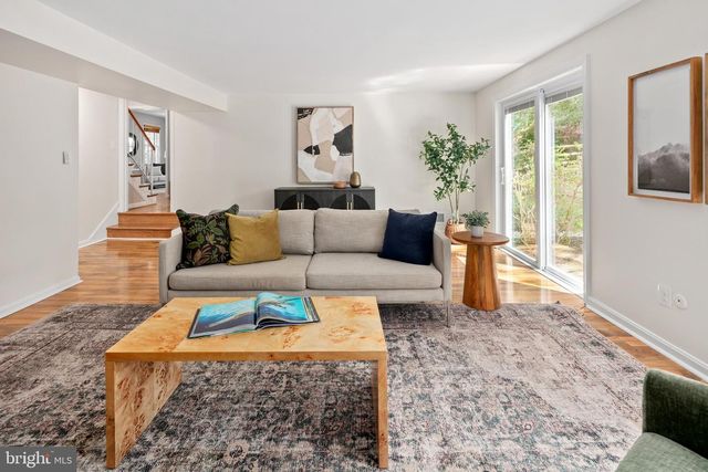 7018 OLD CABIN LN, North Bethesda, MD 20852