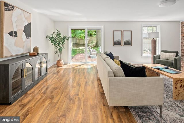 7018 OLD CABIN LN, North Bethesda, MD 20852