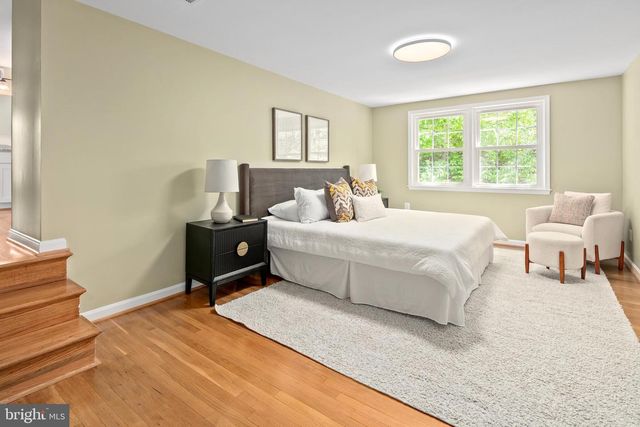 7018 OLD CABIN LN, North Bethesda, MD 20852