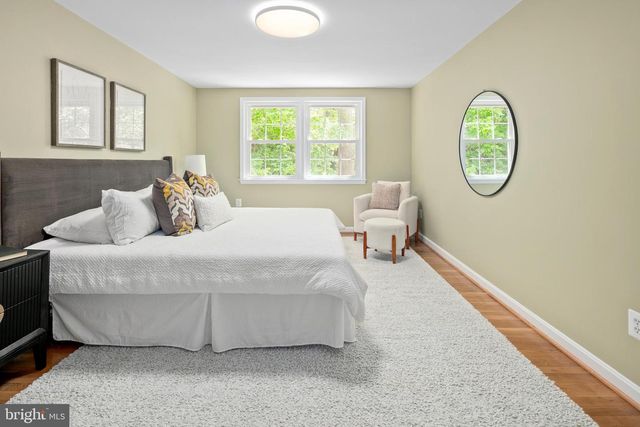 7018 OLD CABIN LN, North Bethesda, MD 20852