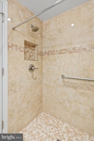 7018 OLD CABIN LN, North Bethesda, MD 20852