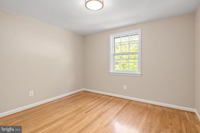 7018 OLD CABIN LN, North Bethesda, MD 20852