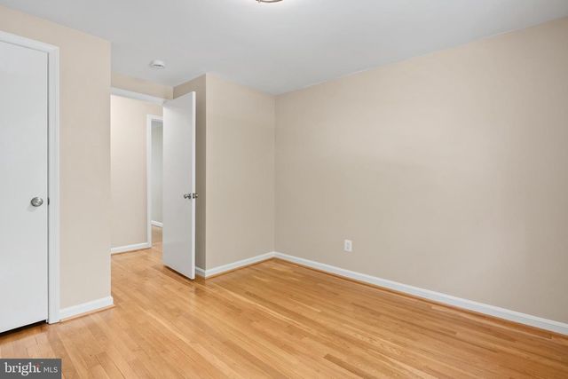 7018 OLD CABIN LN, North Bethesda, MD 20852