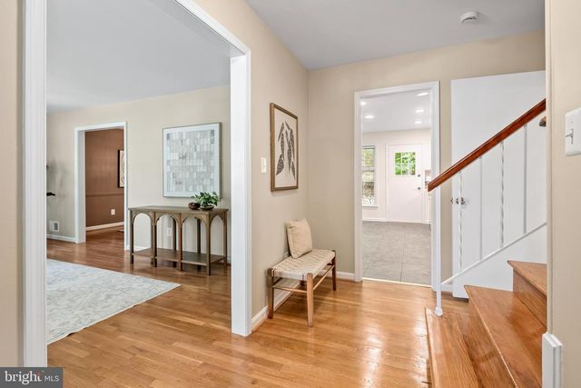 7018 OLD CABIN LN, North Bethesda, MD 20852