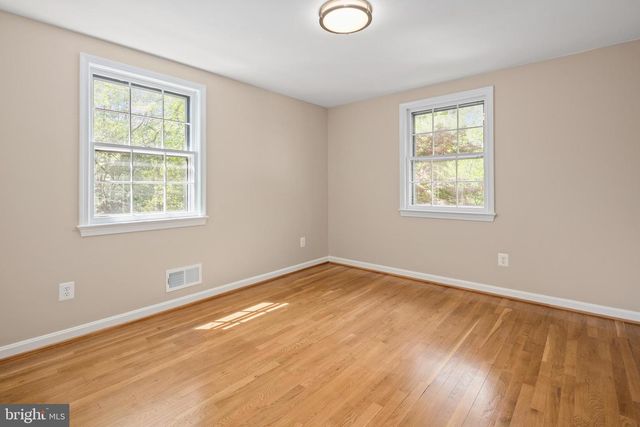 7018 OLD CABIN LN, North Bethesda, MD 20852