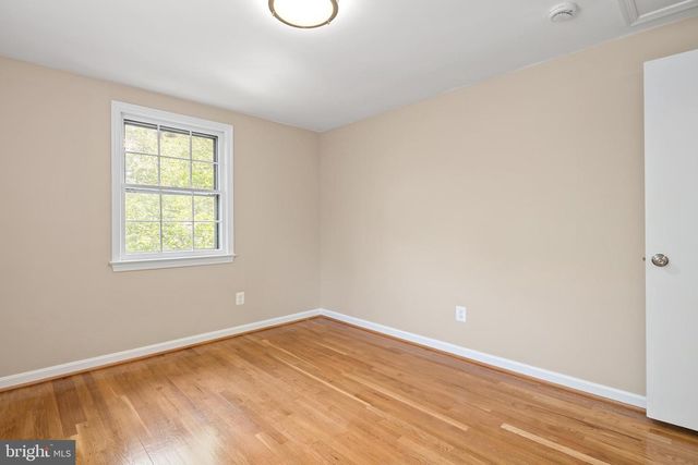 7018 OLD CABIN LN, North Bethesda, MD 20852