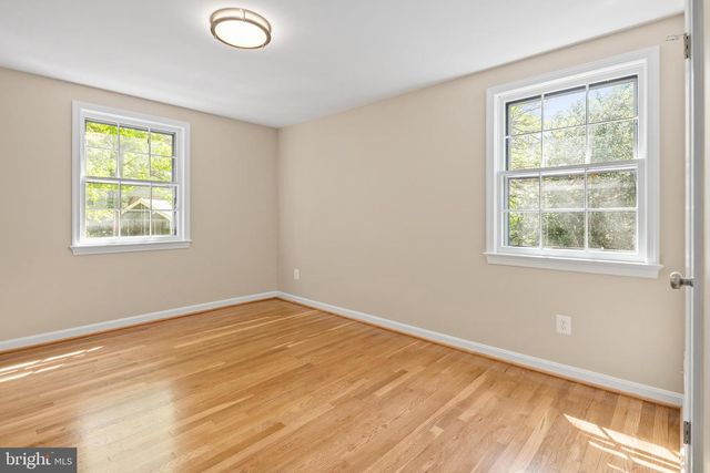 7018 OLD CABIN LN, North Bethesda, MD 20852