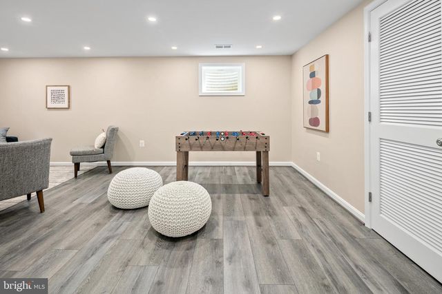 7018 OLD CABIN LN, North Bethesda, MD 20852