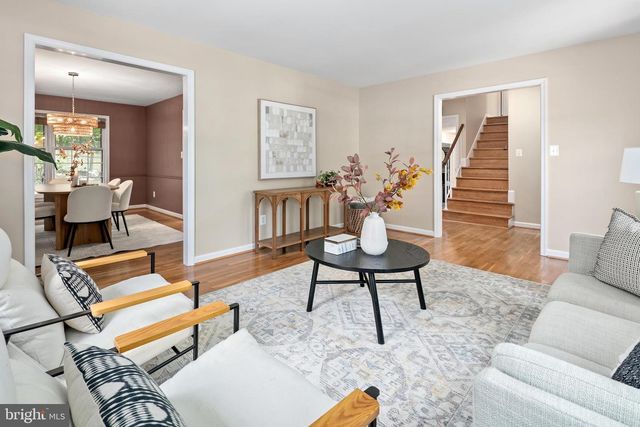 7018 OLD CABIN LN, North Bethesda, MD 20852