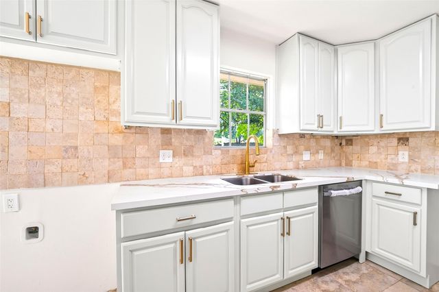 15207 Pleasant Valley Road, Houston, TX 77062