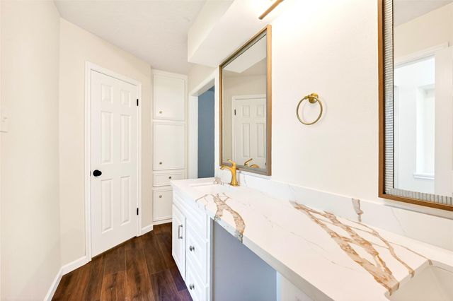 15207 Pleasant Valley Road, Houston, TX 77062
